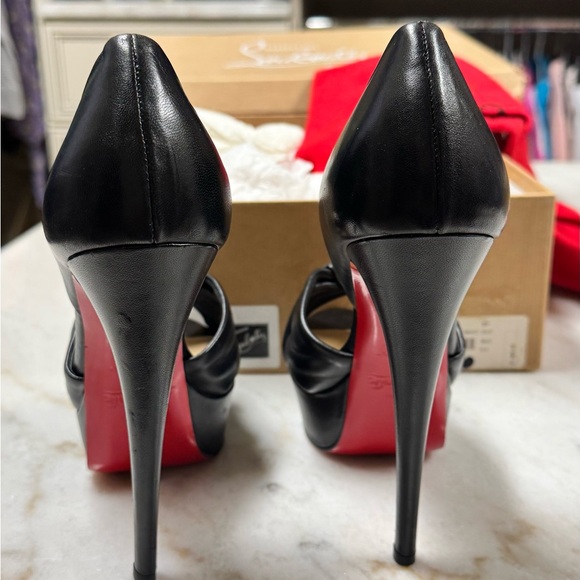 Christian Louboutin Volpi 150mm
(Worn Once) (Authentic) - Picture 4 of 8